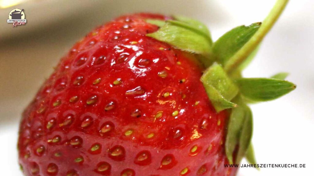 Detailaufnahme von einer frischen Erdbeere